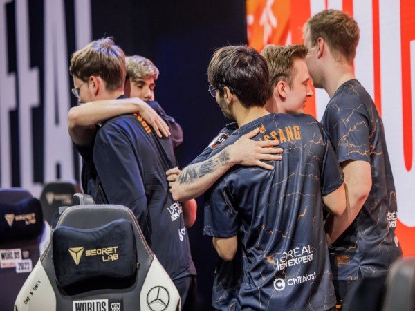 Fnatic & JD Gaming Petik Kemenangan Kedua di Fase Grup Worlds 2022