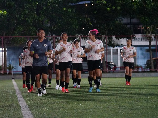 Latihan timnas wanita Indonesia jelang menghadapi Singapura