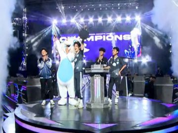 EVOS Divine Raih Gelar Juara Piala Presiden Esports 2022 Free Fire