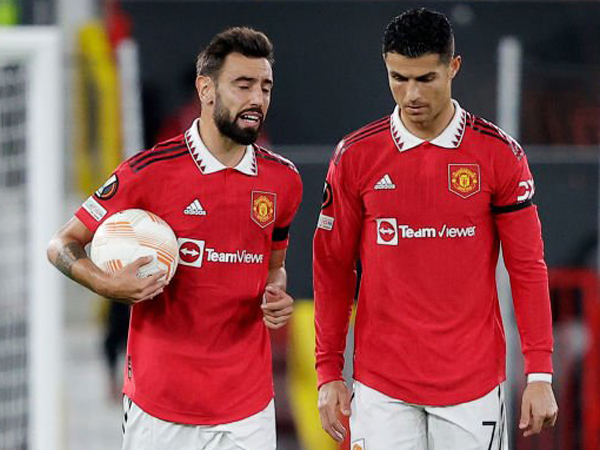 Bruno Fernandes dan Cristiano Ronaldo.