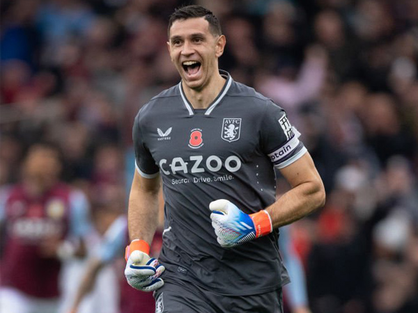 Kiper Aston Villa, Emiliano Martinez.