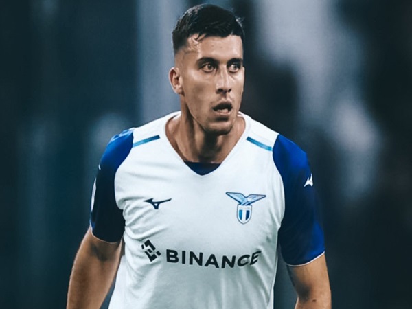 Defender muda Lazio