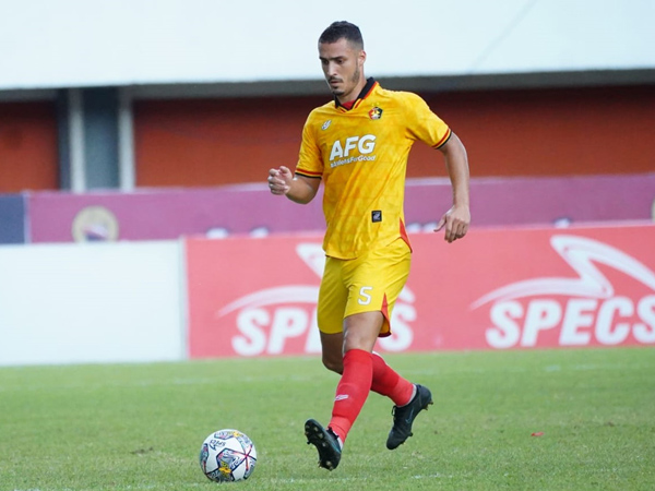 Persik Kediri lepas Arthur Felix