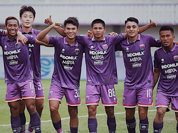 Pemain Persita Tangerang merayakan gol ke gawang Bhayangkara FC