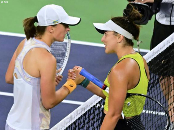 Iga Swiatek dives Bianca Andreescu into Indian Wells