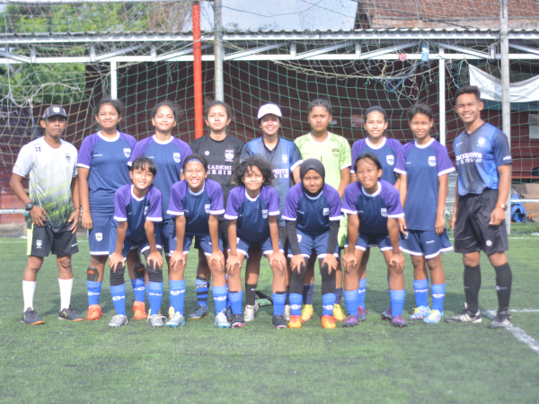 Pemain Persib Putri ketika berfoto bersama