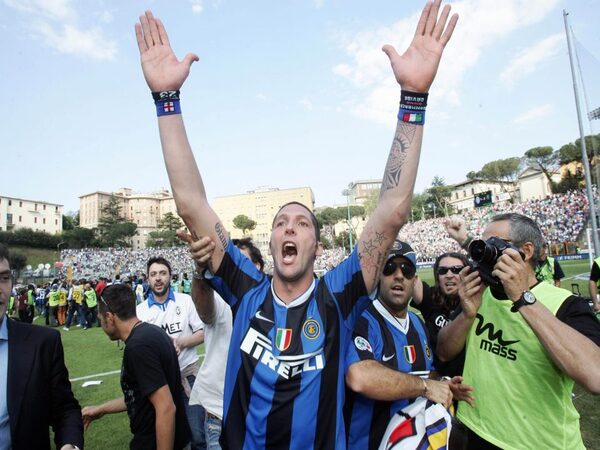 Marco Materazzi puas prestasi treble yang pernah direngkuh oleh Inter Milan tak bisa ditiru oleh klub yang dibencinya yaitu Juventus / via Getty Images