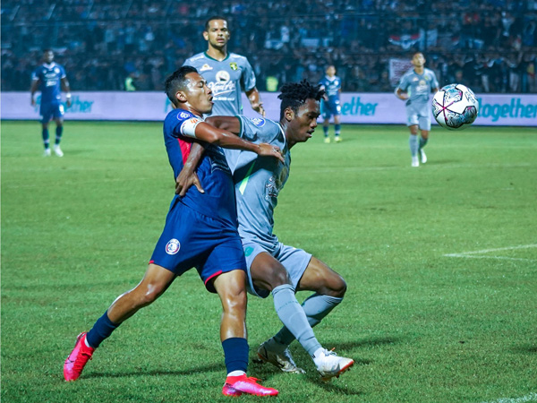 Pertandingan di putaran pertama antara Arema FC kontra Persebaya Surabaya