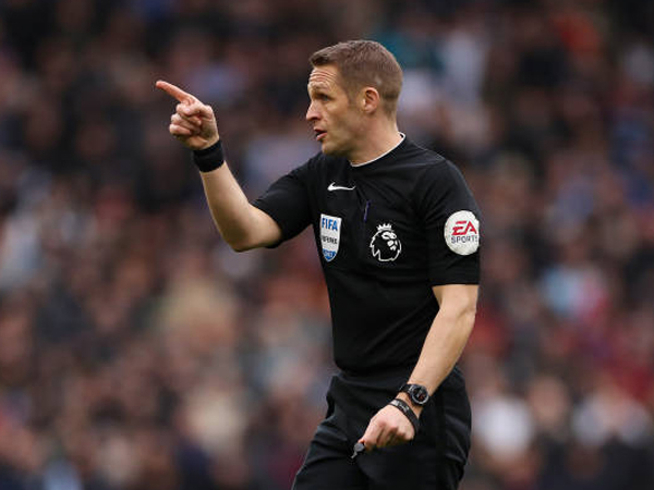 Leeds vs Liverpool Akan Dipimpin Craig Pawson setelah Insiden Sikut