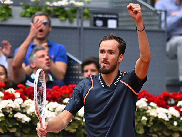 Daniil Medvedev Awali Madrid Open Tanpa Banyak Kendala