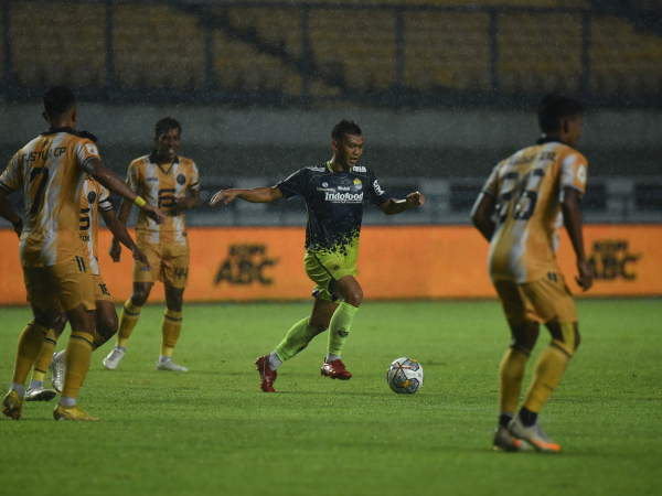 Gelandang Persib, Abdul Aziz