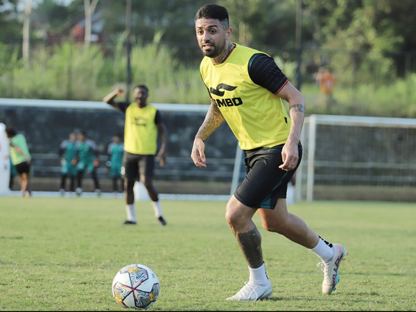 Gelandang anyar PSS Sleman, Jonathan Bustos mulai gabung latihan