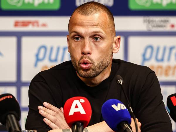 Dianggap Gagal, Ajax dan John Heitinga Resmi Berpisah