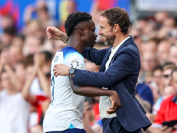 Bukayo Saka dan manajer timnas Inggris, Gareth Southgate