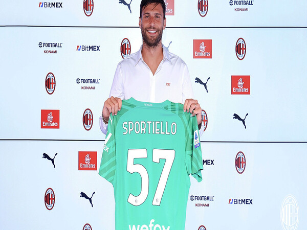 AC Milan resmi mengumumkan kedatangan mantan kiper Atalanta yaitu Marco Sportiello. Kiper 31 tahun direkrut secara gratisan dan dikontrak hingga 2027 / via AC Milan Official