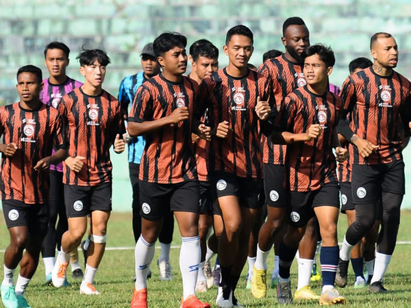 Latihan skuat Arema FC jelang melakoni pertandingan perdana kontra Dewa United FC