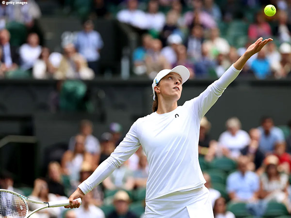 Hasil Wimbledon: Iga Swiatek Bantai Sara Sorribes Tormo Tanpa Drama