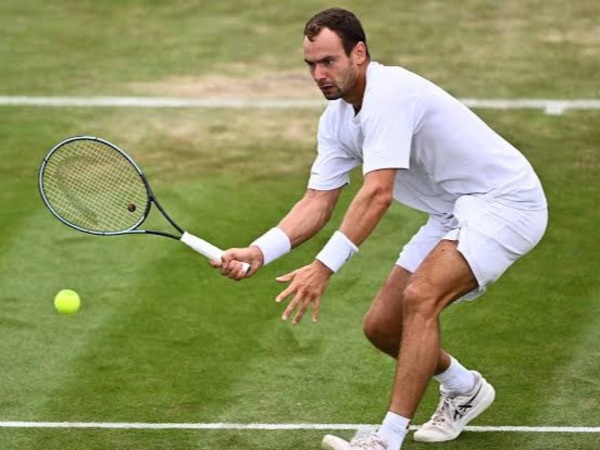 Hasil Wimbledon: Depak Denis Shapovalov, Roman Safiullin Lanjutkan Mimpi Ke Perempatfinal