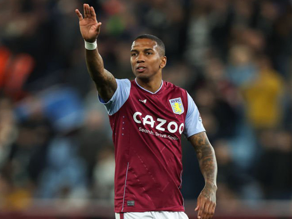 Mantan bek Aston Villa, Ashley Young.