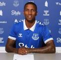 Everton Ikat Ashley Young dengan Kontrak Jangka Pendek