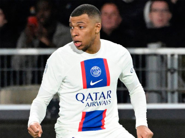 Kylian Mbappe Diprediksi Akan Bertahan Di Paris Saint-Germain | Liga ...