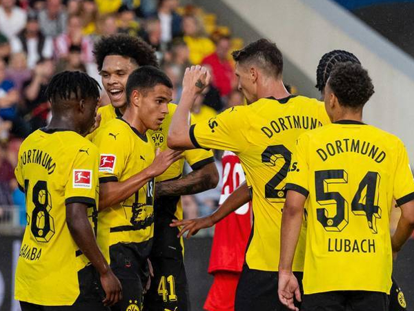 Borussia Dortmund menang tipis 3-2 atas Rot-Weiß Oberhausen