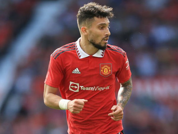 Bek kiri Manchester United, Alex Telles.