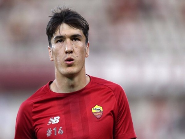 AS Roma resmi melepas striker Eldor Shomurodov ke Cagliari dengan status pinjaman hingga 30 Juni 2024 / via Getty Images