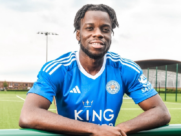 Stephy Mavididi resmi berseragam Leicester City