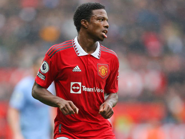 Bek kiri Manchester United, Tyrell Malacia.