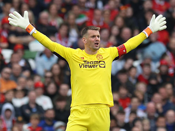 Kiper Manchester United, Tom Heaton.