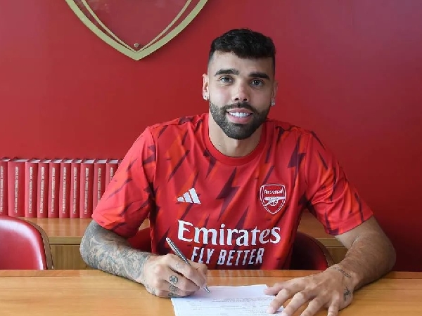 David Raya resmi bergabung dengan Arsenal