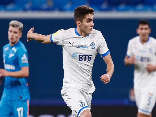 Arsen Zakharyan dari DInamo Moscow