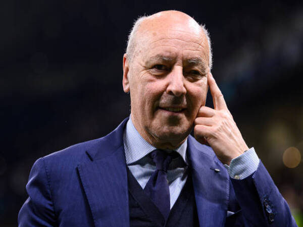 CEO Inter Milan yaitu Beppe Marotta, mengatakan jika Benjamin Pavard sangat tertarik untuk bergabung dengan Nerazzurri musim panas ini / via Getty Images