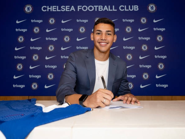 Deivid Washington bergabung dengan Chelsea dari Santos