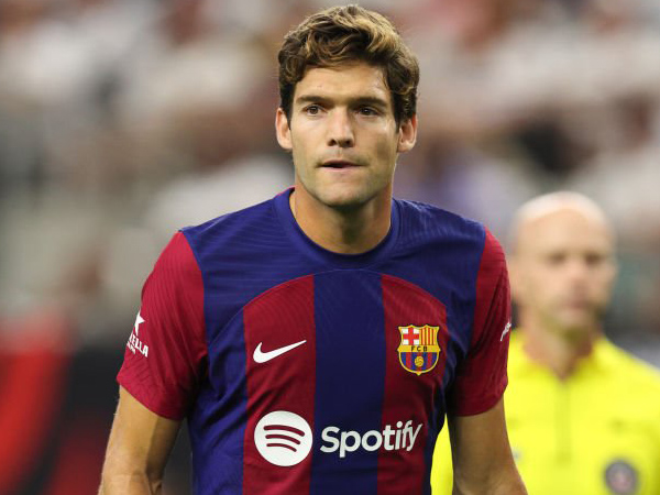 Bek kiri Barcelona, Marcos Alonso.