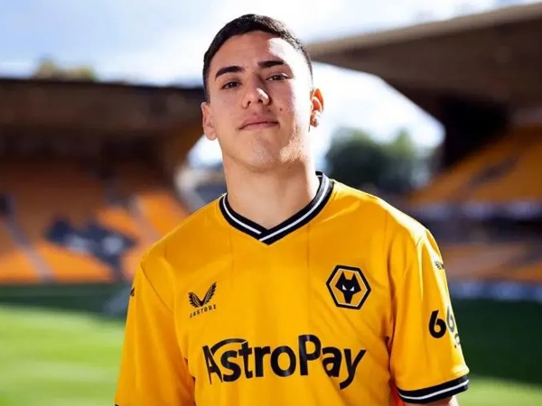 Wolverhampton Wanderers Konfirmasi Transfer Enso Gonzalez