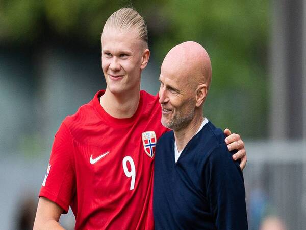 Bos Timnas Norwegia yaitu Stale Solbakken, tidak menjagokan Erling Haaland sebagai calon pemenang trofi Ballon d'Or tahun ini / via Istimewa