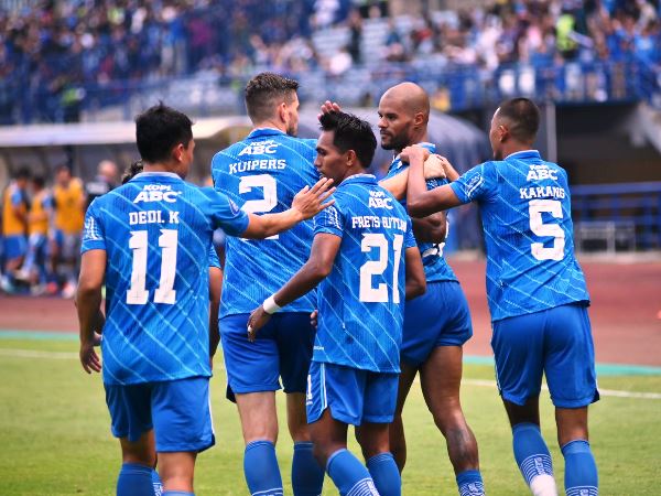 Pemain Persib ketika merayakan gol