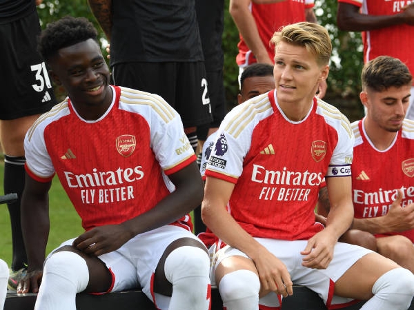 Bukayo Saka dan Martin Odegaard