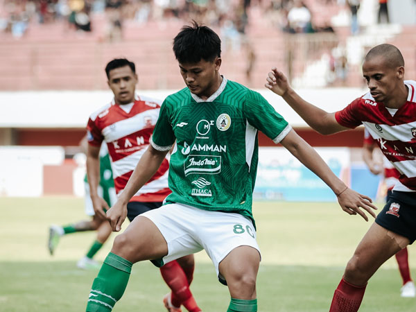 Penyerang muda PSS Sleman, Hokky Caraka di laga kontra Madura United