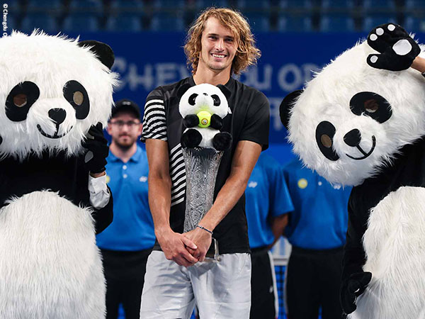 Alexander Zverev Susah Payah Naik Podium Juara Di Chengdu