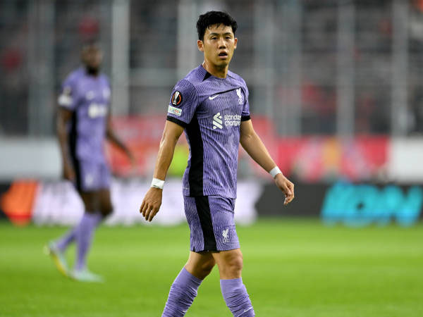 Pindah ke Liverpool, Wataru Endo Bicara Dengan Takumi Minamino