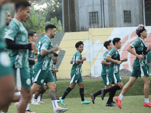 Latihan skuat PSS Sleman untuk persiapan menghadapi 3 laga di bulan Oktober