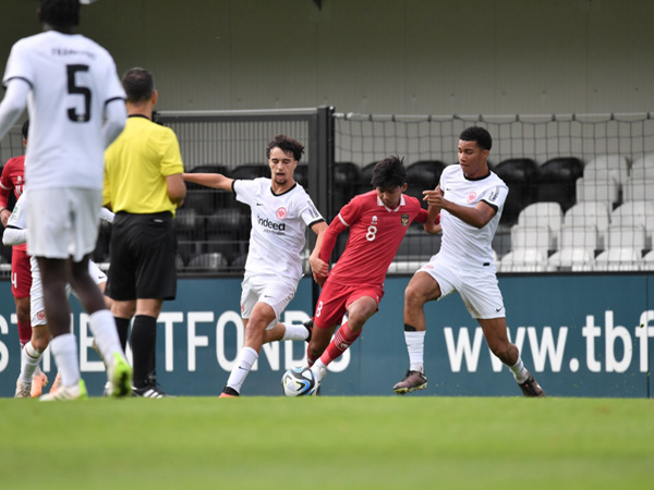 Penyerang timnas Indonesia U-17, Arkhan Kaka di laga uji coba kontra Eintracht Frankfurt U-19