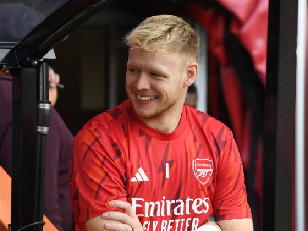 Aaron Ramsdale kalah bersaing dengan David Raya di Arsenal