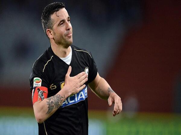 Sempat menjadi incaran banyak raksasa Italia di masa keemasannya, Antonio Di Natale mengungkap alasannya setia bersama Udinese / via Getty Images