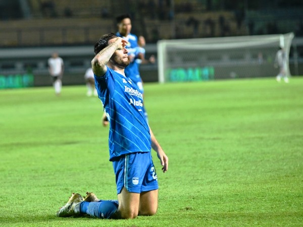 Gelandang Persib, Marc Klok