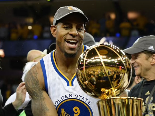 Dalam 19 musim, juara NBA empat kali Andre Iguodala rata-rata mencetak 11,3 poin, 4,9 rebound, dan 4,2 assist dalam 1.231 pertandingan. (Foto: ESPN)