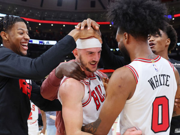 Hasil NBA: Chicago Bulls Hentikan Toronto Raptors 104-103 Lewat OT ...